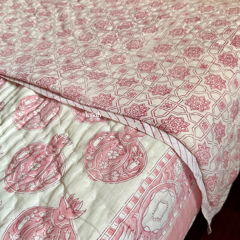 aenak-pink-anaar-handblock-bedsheet-quilt-combo-set