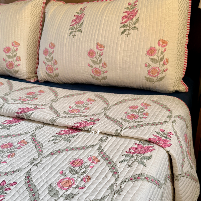 aenak-pink-periwinkle-jaal-handblock-bedsheet-straight-quilted-bedcover-combo-set