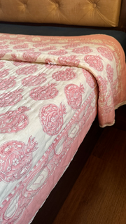 aenak-pink-anaar-handblock-bedsheet-quilt-combo-set