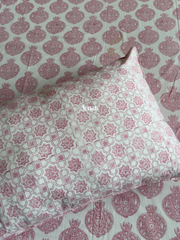 aenak-pink-anaar-handblock-bedsheet-quilt-combo-set