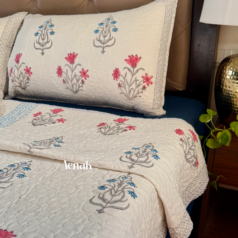 aenak-red-blue-jaal-handblock-printed-reversible-quilted-comforter-bedcover-set