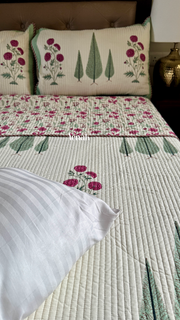 aenak-magenta-floral-garden-handblock-printed-reversible-quilted-bedcover-set-ivory-base