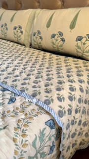 aenak-blue-poppy-handblock-printed-reversible-mulmul-cotton-quilt-beige-base