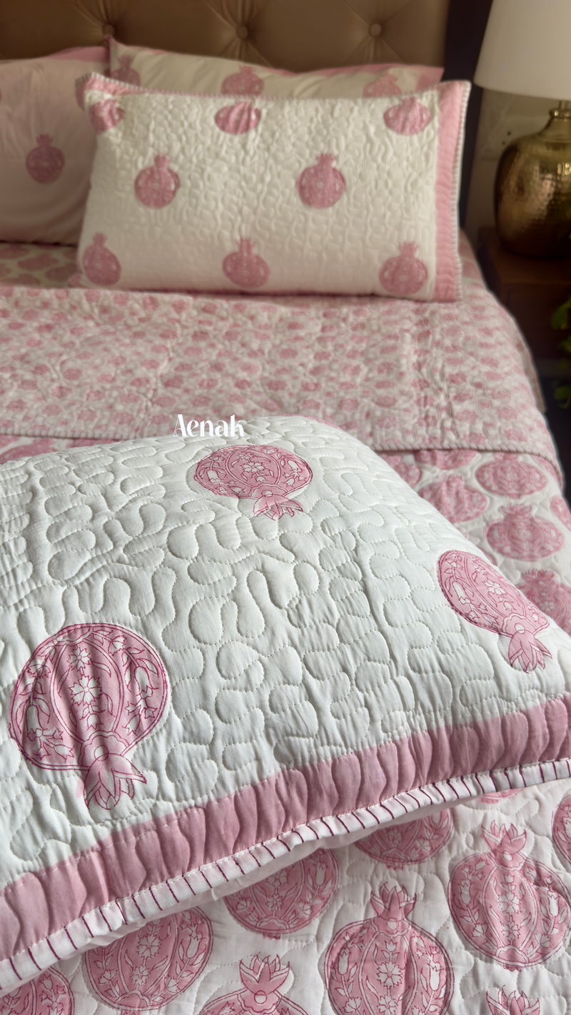 aenak-pink-anaar-handblock-printed-reversible-quilted-bedcover-set