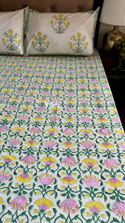 aenak-pink-yellow-lotus-handblock-bedsheet-quilt-combo-set