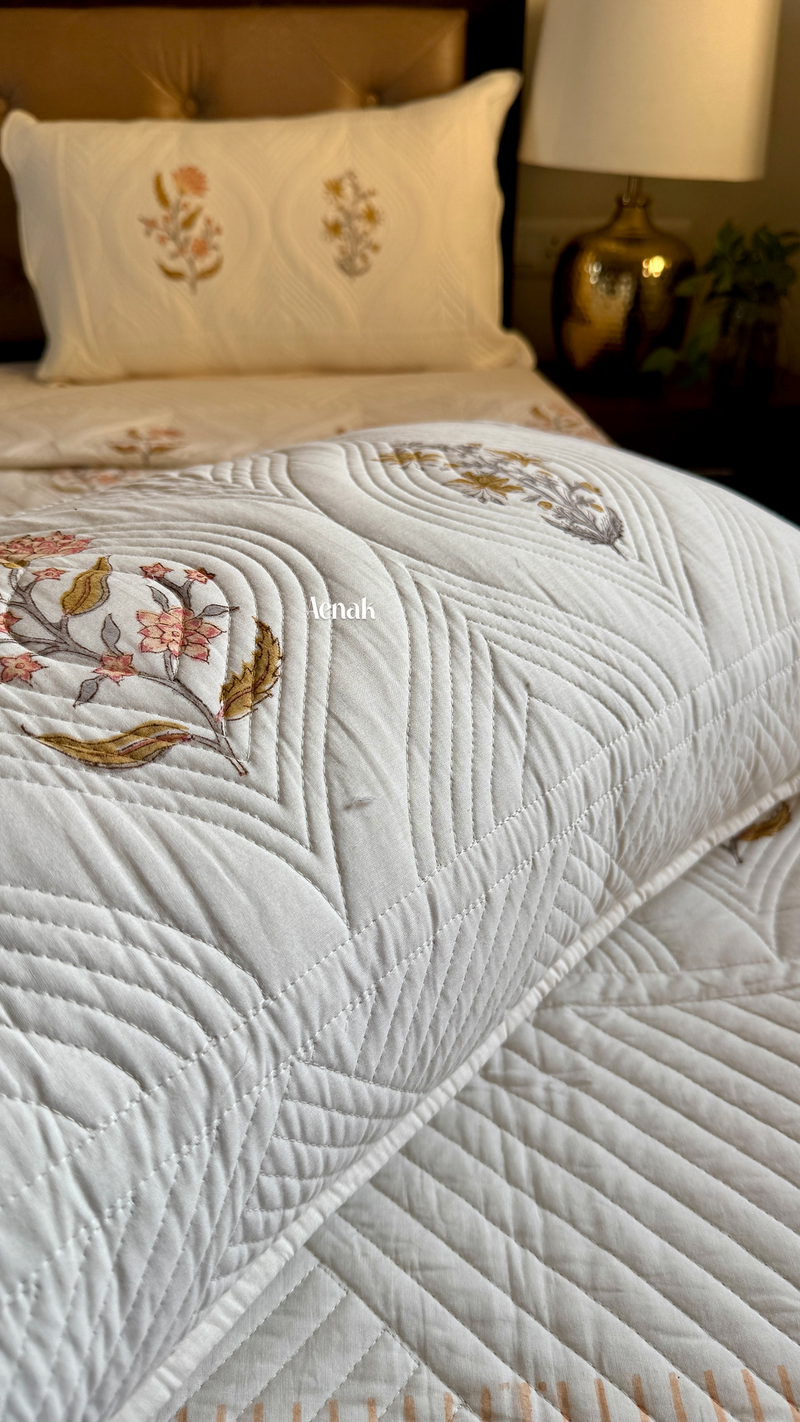 aenak-peach-phool-embossed-handblock-printed-quilted-bedcover-set