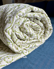 aenak-red-poppy-handblock-bedsheet-quilt-combo-set