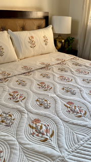 aenak-peach-phool-embossed-handblock-printed-quilted-bedcover-set