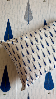 aenak-blue-cypress-bedsheet-quilt-combo-set