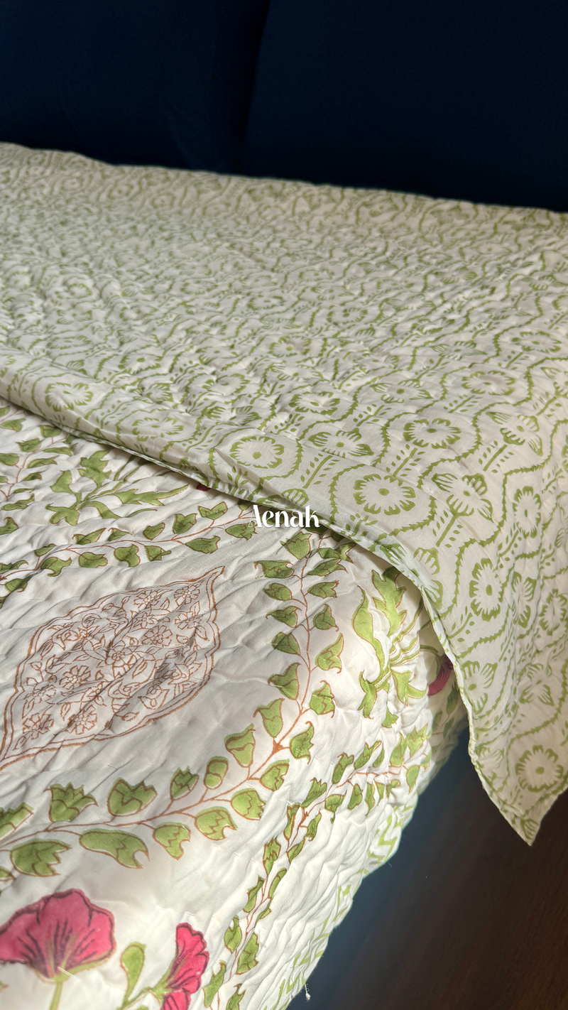 aenak-red-poppy-handblock-bedsheet-quilt-combo-set