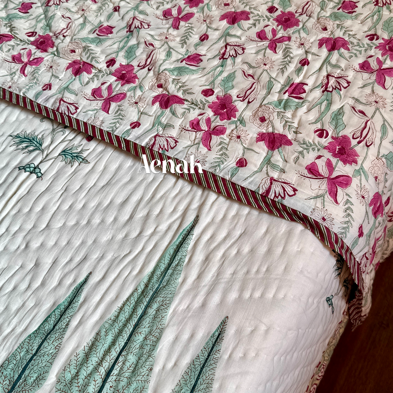 aenak-magenta-floral-garden-handblock-printed-reversible-mulmul-cotton-quilt-ivory-base
