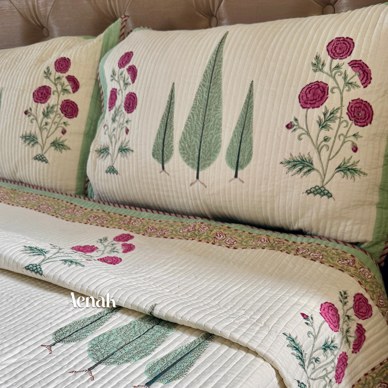 aenak-magenta-floral-garden-handblock-bedsheet-quilted-bedcover-combo-set-ivory-base