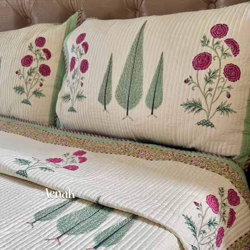 aenak-magenta-floral-garden-handblock-bedsheet-quilted-bedcover-combo-set-ivory-base