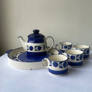The Giant Tea Pot Family
