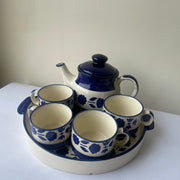 The Giant Tea Pot Family