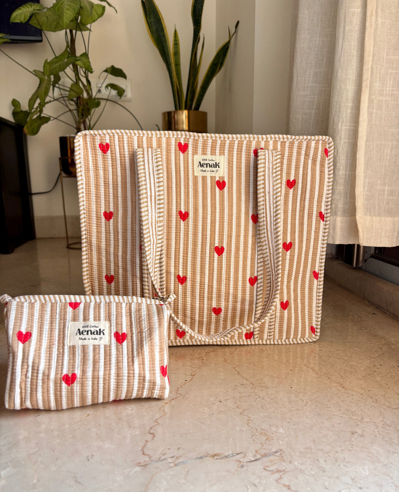 aenak-light-brown-little-heart-quilted-cotton-travel-bag-vanity-pouch