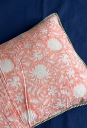 aenak-pink-royal-palm-handblock-printed-reversible-quilted-cotton-bedcover-105x108-set