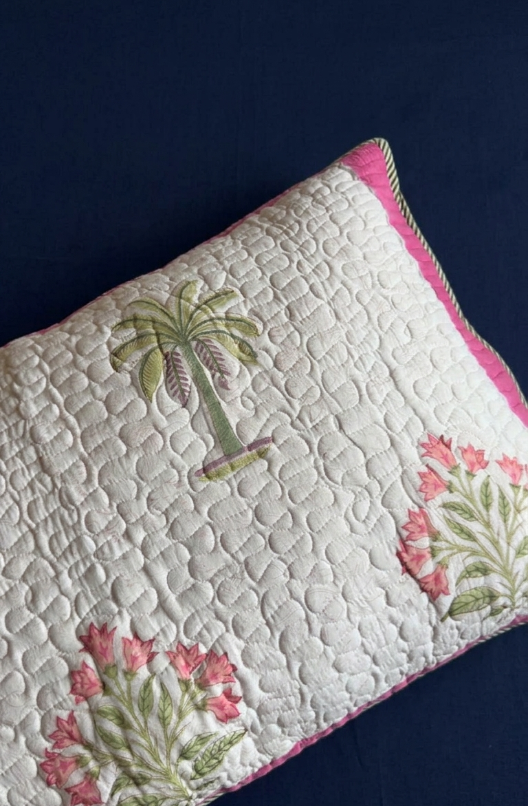 aenak-pink-royal-palm-handblock-printed-reversible-quilted-cotton-bedcover-105x108-set
