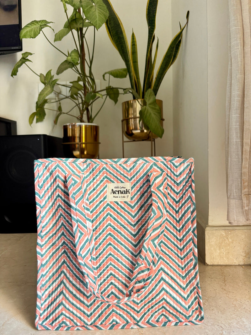 aenak-pink-parrot-boota-handblock-lunch-bag-copy