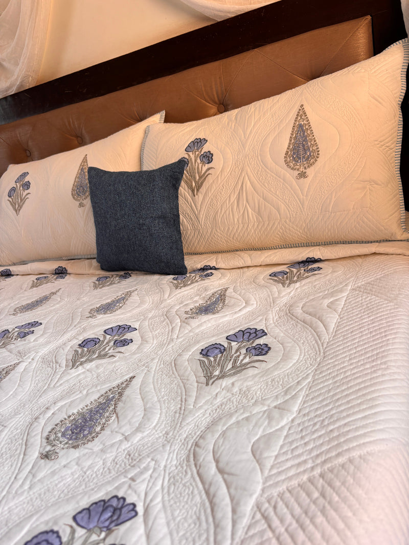 aenak-blue-dahlia-cypress-embossed-quilted-handblock-bedcover-set