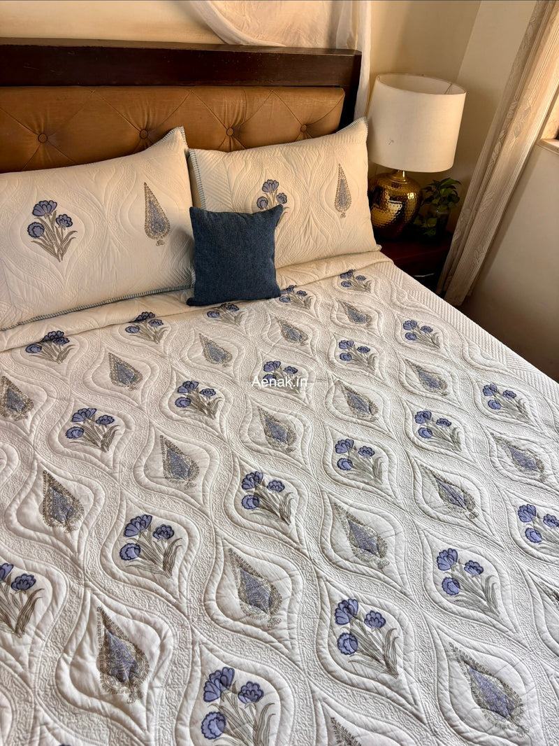 aenak-blue-dahlia-cypress-embossed-quilted-handblock-bedcover-set