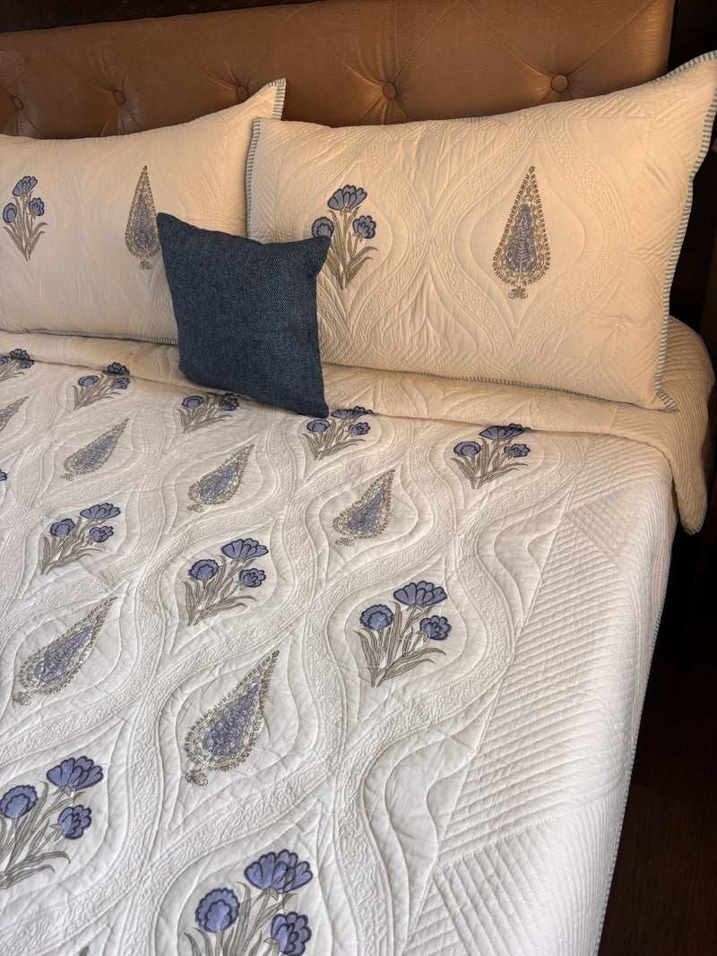 aenak-blue-dahlia-cypress-embossed-quilted-handblock-bedcover-set