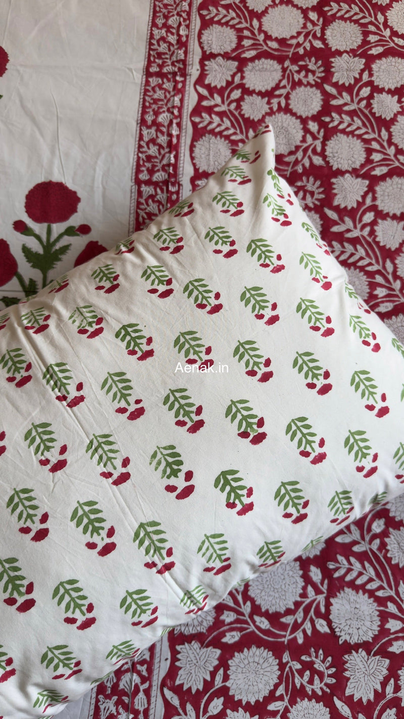 aenak-red-dahlia-gadd-handblock-bedsheet-quilt-combo-set