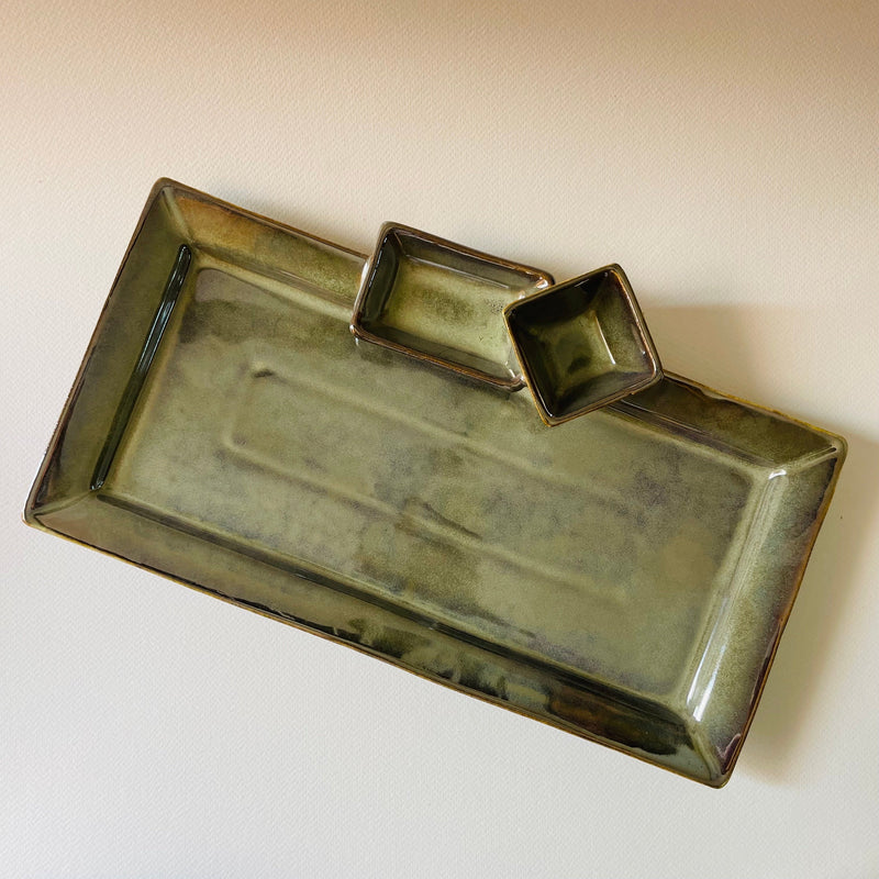 ceramic-kitchen-the-rustic-green-elongated-platter-copy