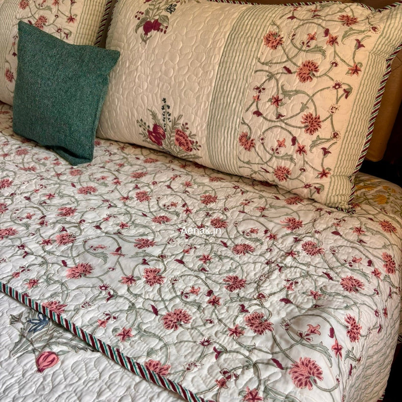 aenak-kashmiri-boota-handblock-bedsheet-quilted-bedcover-combo-set