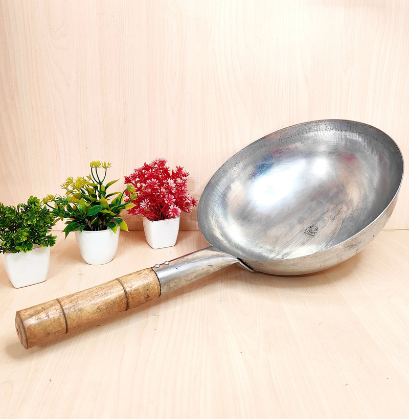 Iron Chinese Wok/Kadhai with Wooden Handle – Cooking Wok