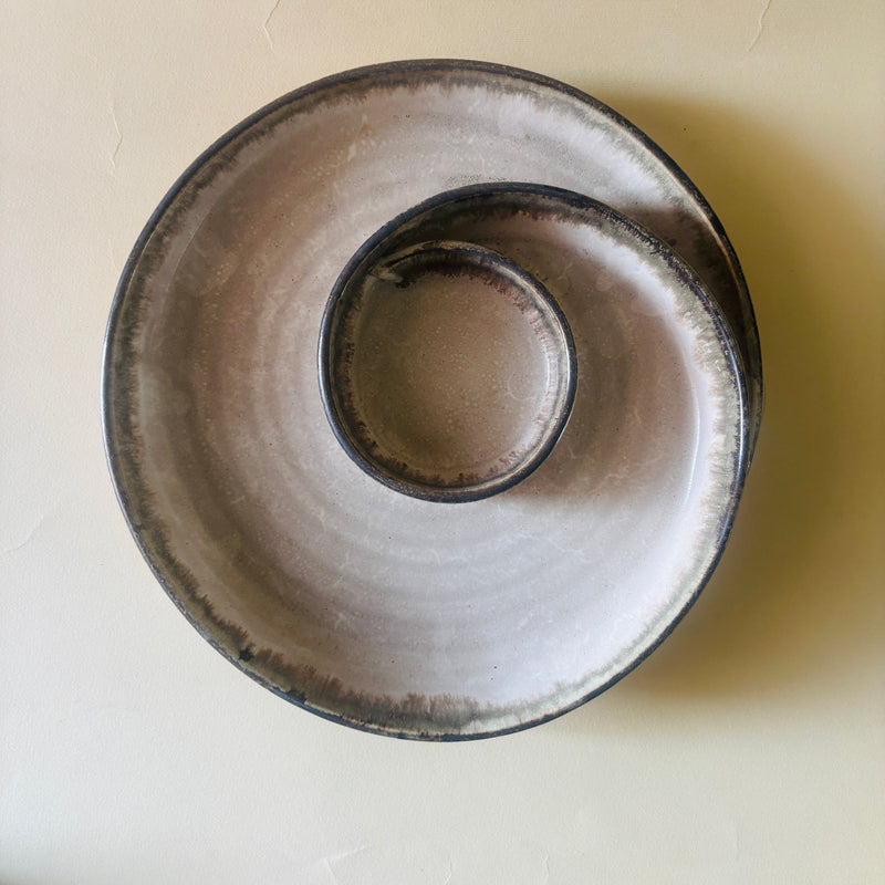 ceramic-kitchen-ash-halo-artisanal-platter-with-dip-bowl