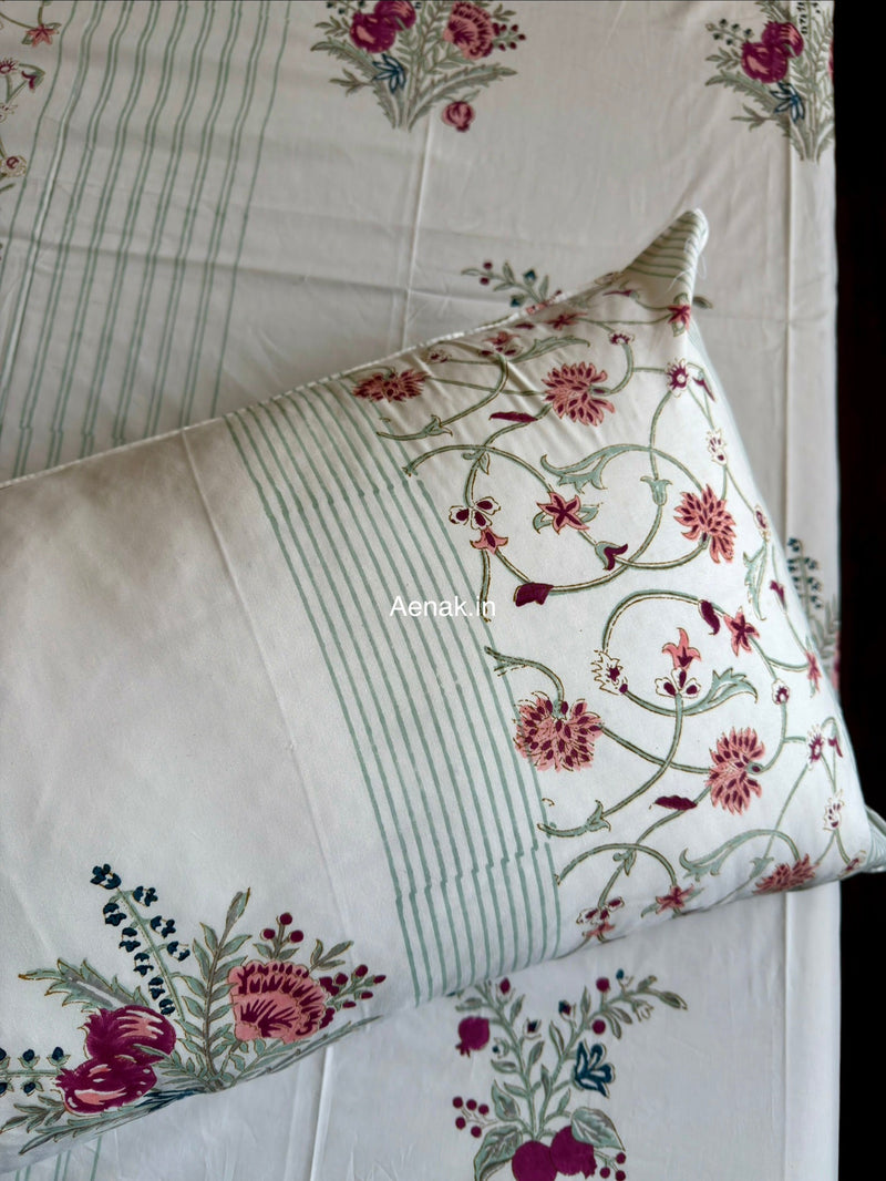 aenak-burgundy-anaar-jaal-handblock-bedsheet-quilt-combo-set
