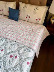 aenak-pink-blue-floral-jaal-quilted-handblock-bedcover-set