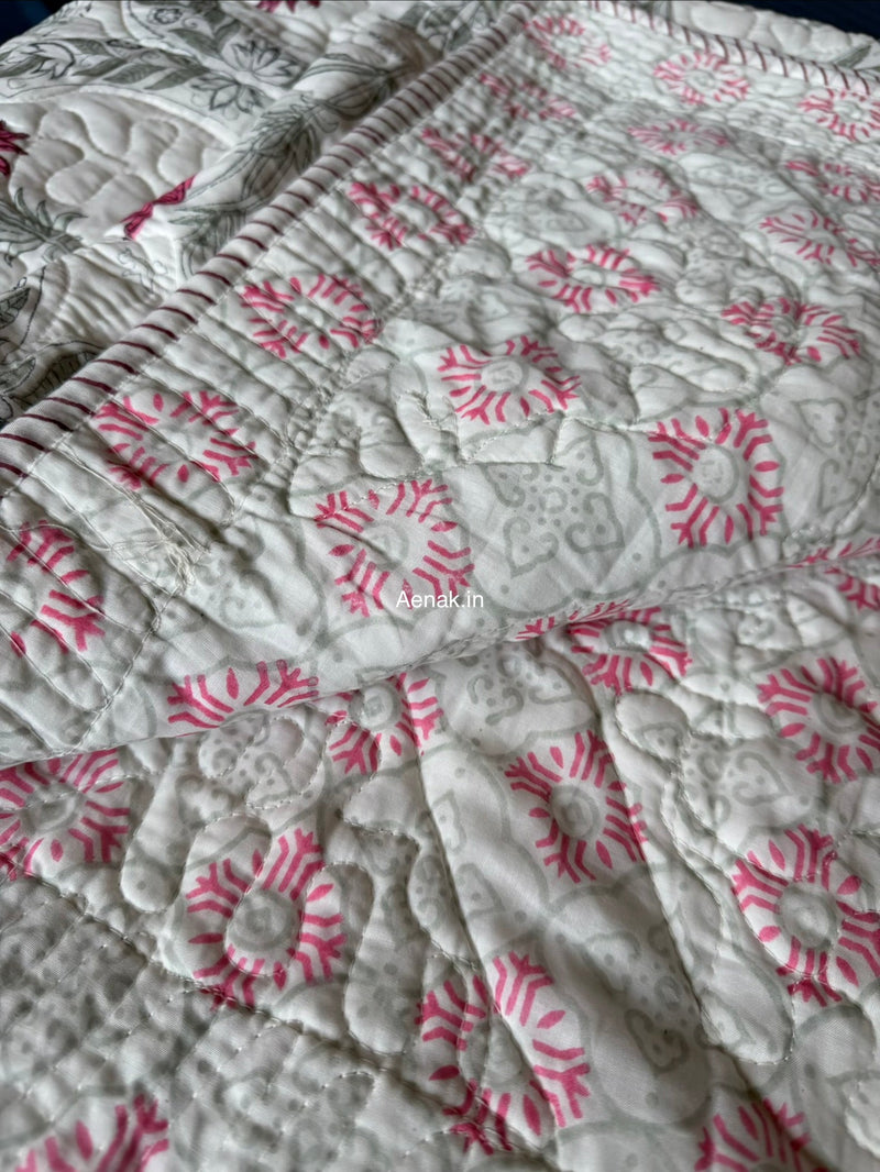 aenak-pink-blue-floral-jaal-quilted-handblock-bedcover-set
