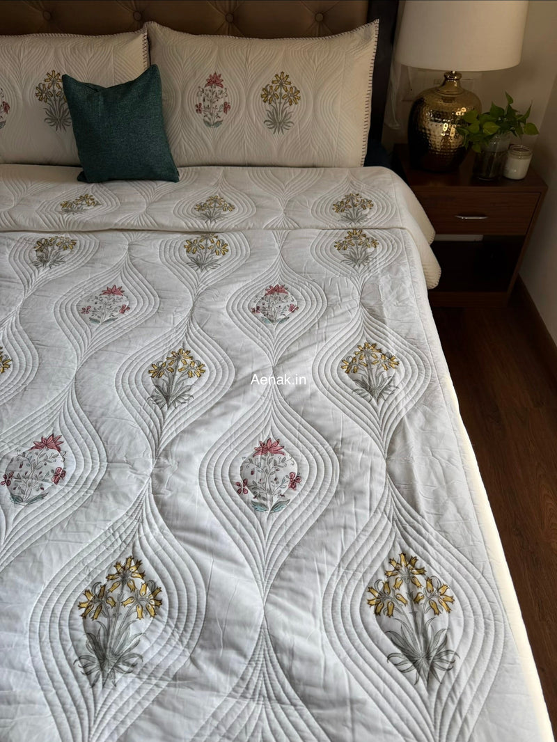 aenak-peach-yellow-boota-embossed-handblock-bedcover-set