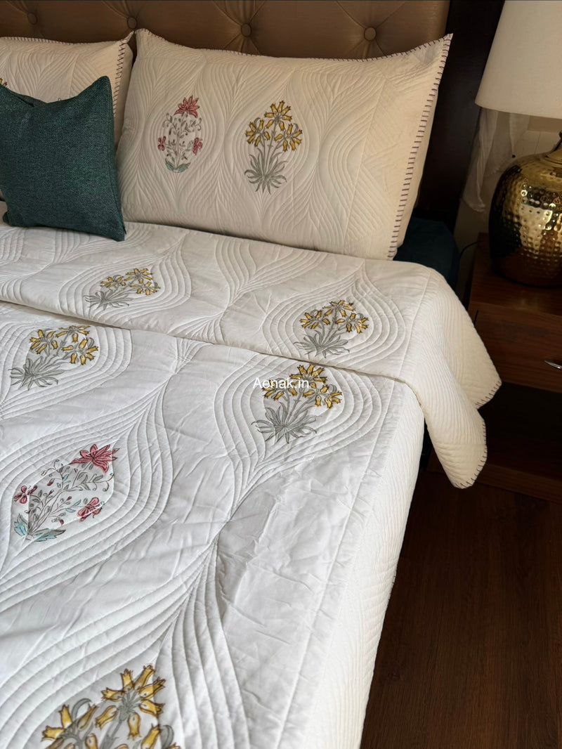 aenak-peach-yellow-boota-embossed-handblock-bedcover-set