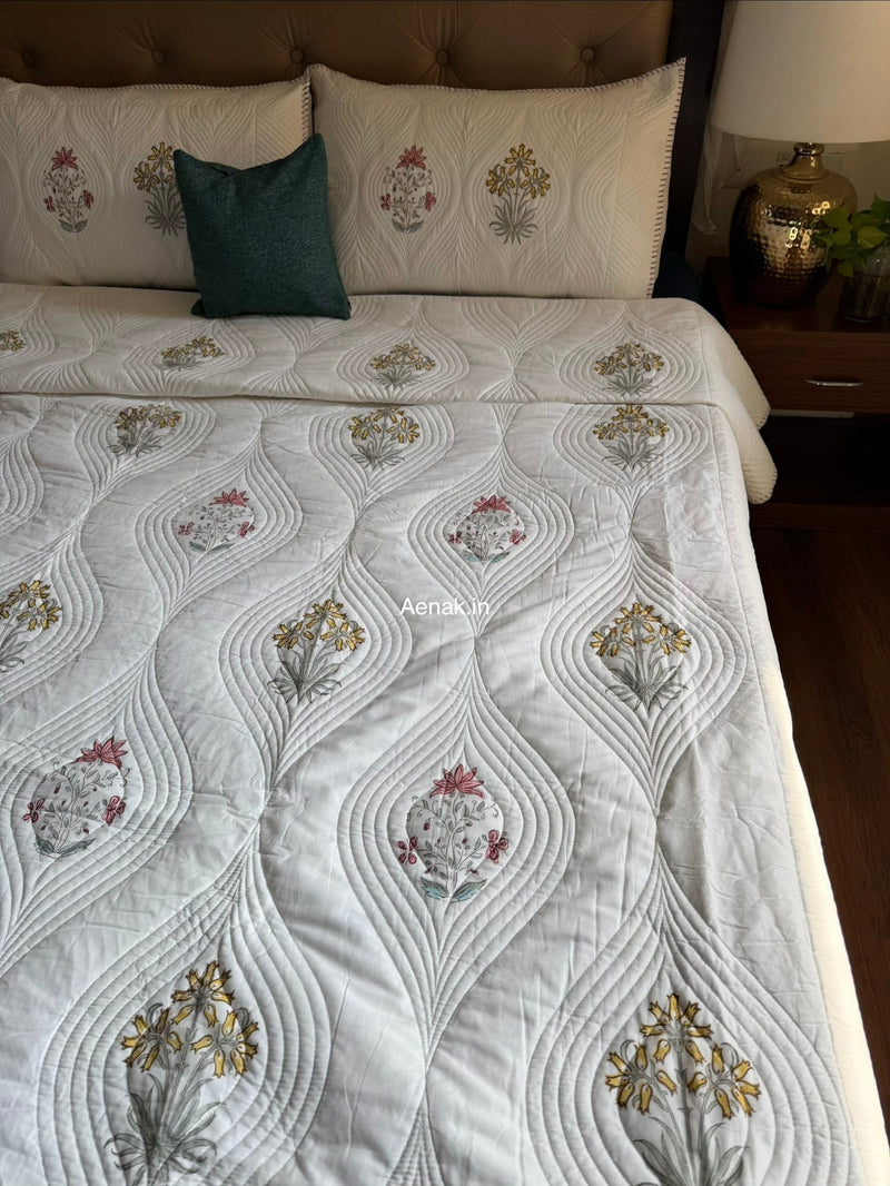 aenak-peach-yellow-boota-embossed-handblock-bedcover-set