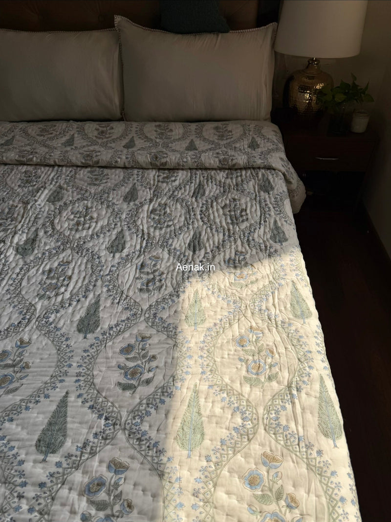 aenak-blue-periwinkle-jaal-handblock-reversible-mulmul-cotton-quilt
