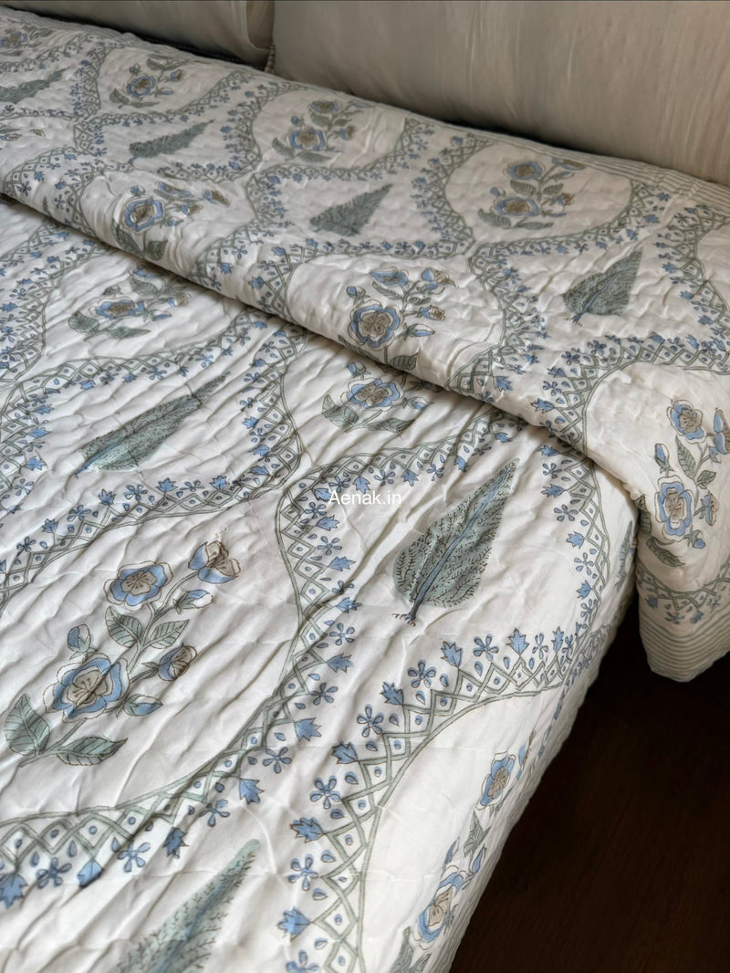 aenak-blue-periwinkle-jaal-handblock-reversible-mulmul-cotton-quilt
