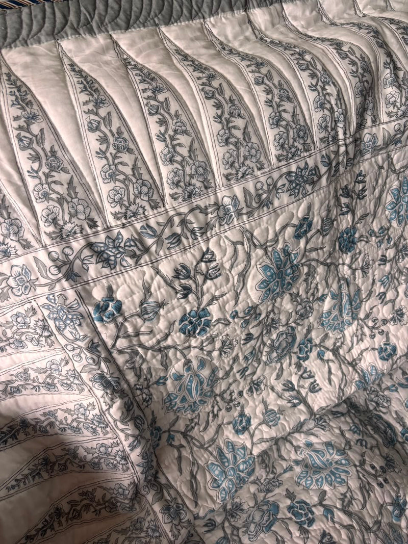 aenak-blue-floral-jaal-handblock-printed-reversible-quilted-cotton-bedcover-set-105x108