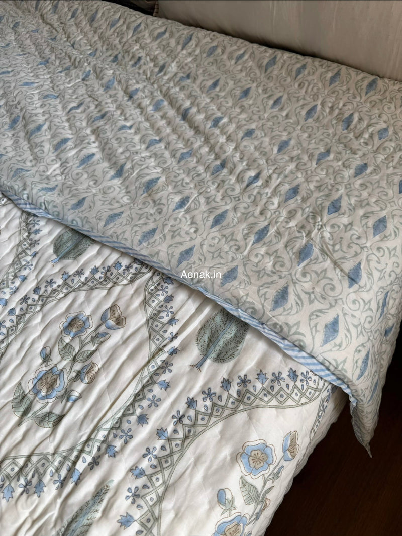 aenak-blue-periwinkle-jaal-handblock-reversible-mulmul-cotton-quilt