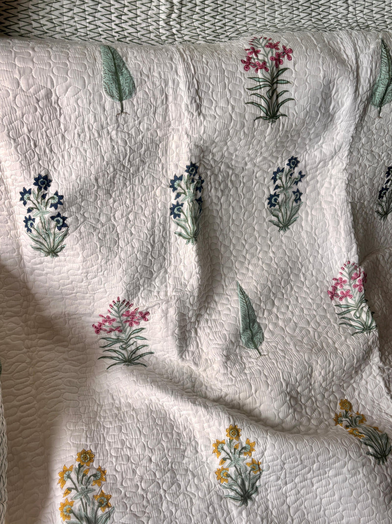 aenak-madhumati-handblock-printed-reversible-quilted-cotton-bedcover-set-105x108