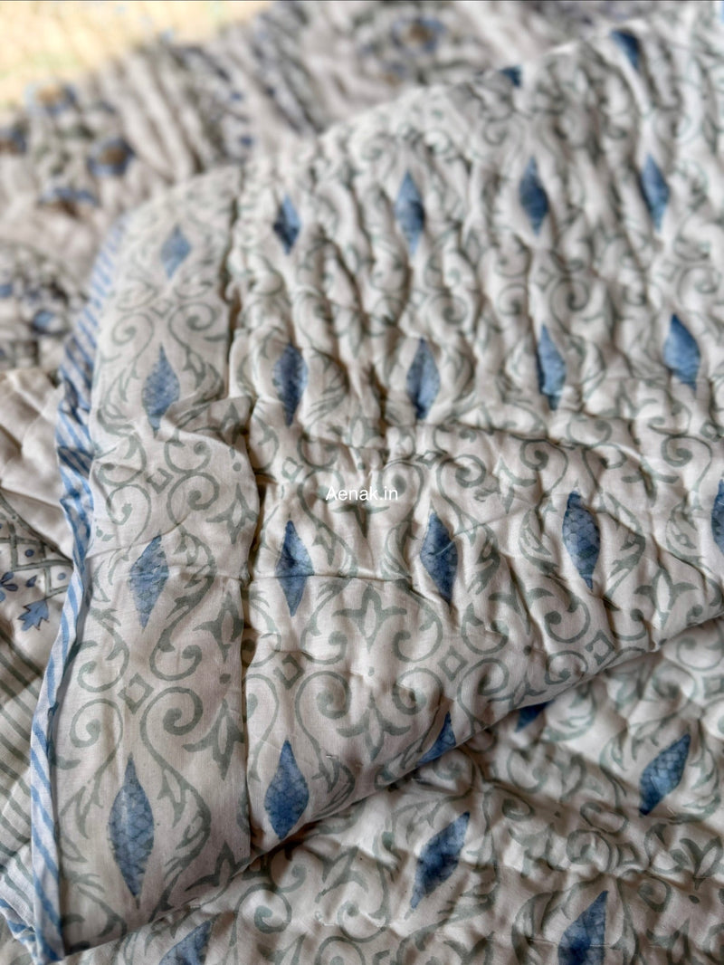aenak-blue-periwinkle-jaal-handblock-reversible-mulmul-cotton-quilt