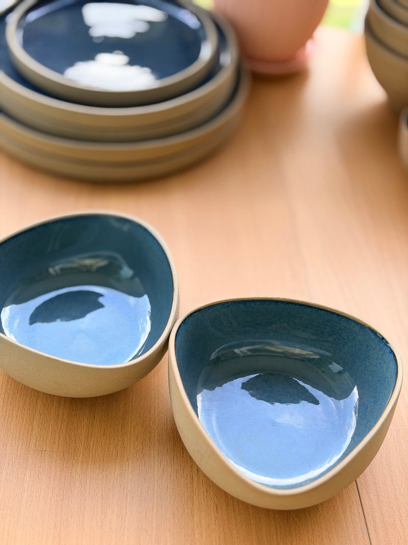ceramic-kitchen-the-azure-triangular-bowls-set-of-2