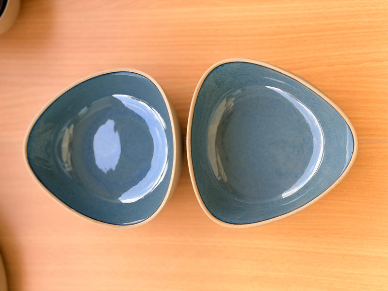 ceramic-kitchen-the-azure-triangular-bowls-set-of-2