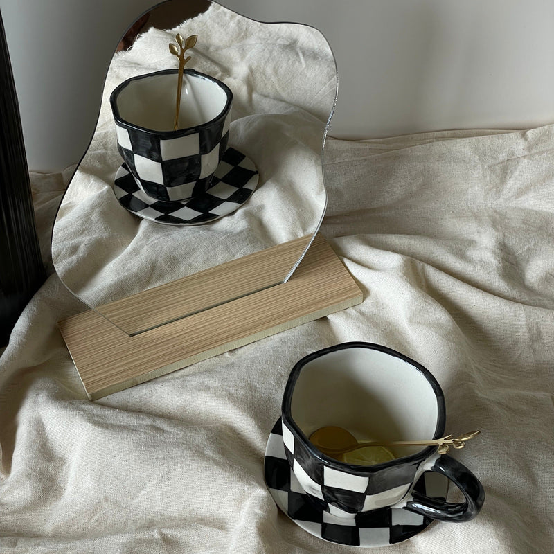 ceramic-kitchen-black-checkered-cup-saucer-set