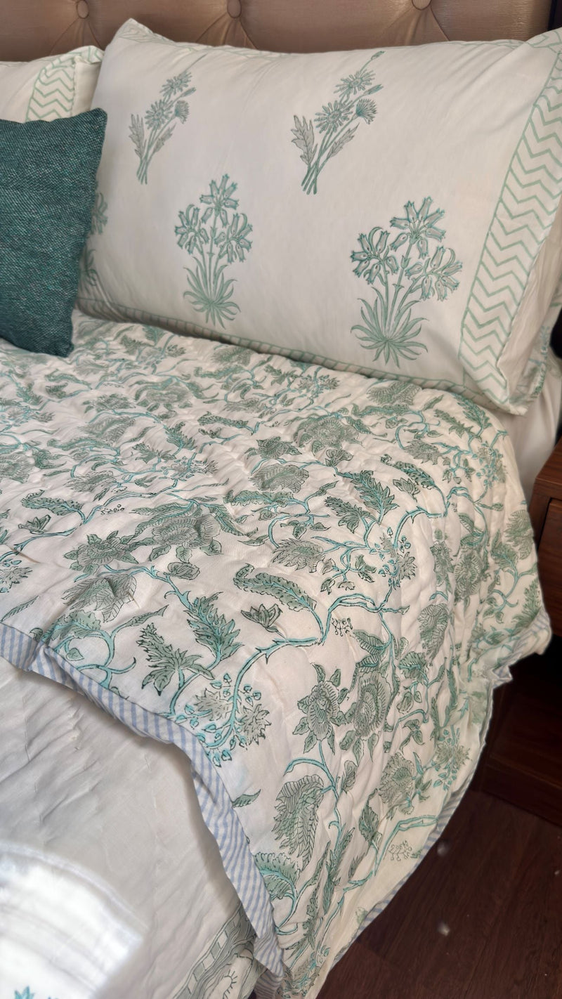 aenak-sea-green-blossom-handblock-reversible-mulmul-cotton-quilt
