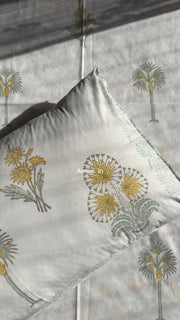aenak-yellow-blossom-handblock-bedsheet-quilt-combo-set
