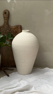 ceramic-kitchen-the-elegante-vase