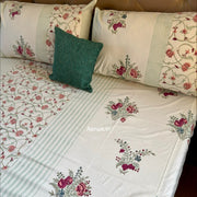 aenak-burgundy-anaar-jaal-handblock-bedsheet-quilt-combo-set